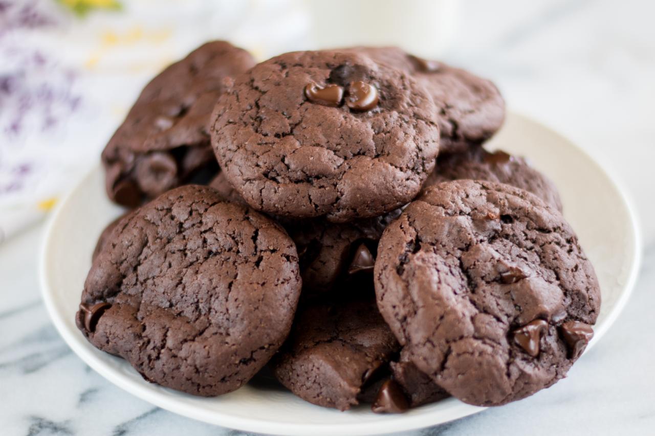 Vegan Double Chocolate Cookies - Thyme & Love