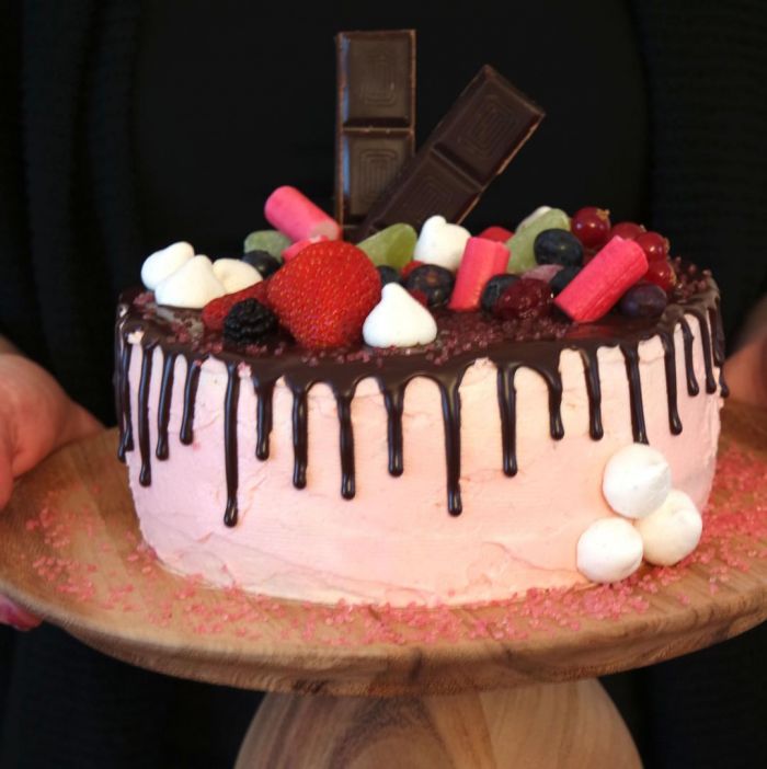 Drip-cake met frambozen en chocolade • Bake All Day