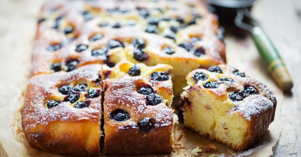 Recept: yoghurtcake met blauwe bessen - ELLE